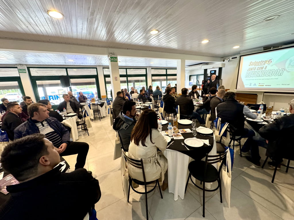 Empresários de postos de combustíveis participam de evento em Pelotas