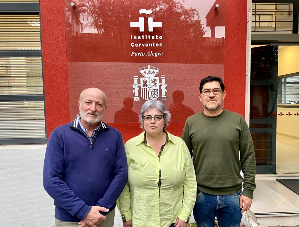 Sulpetro entrega kits de livros para bibliotecas públicas
