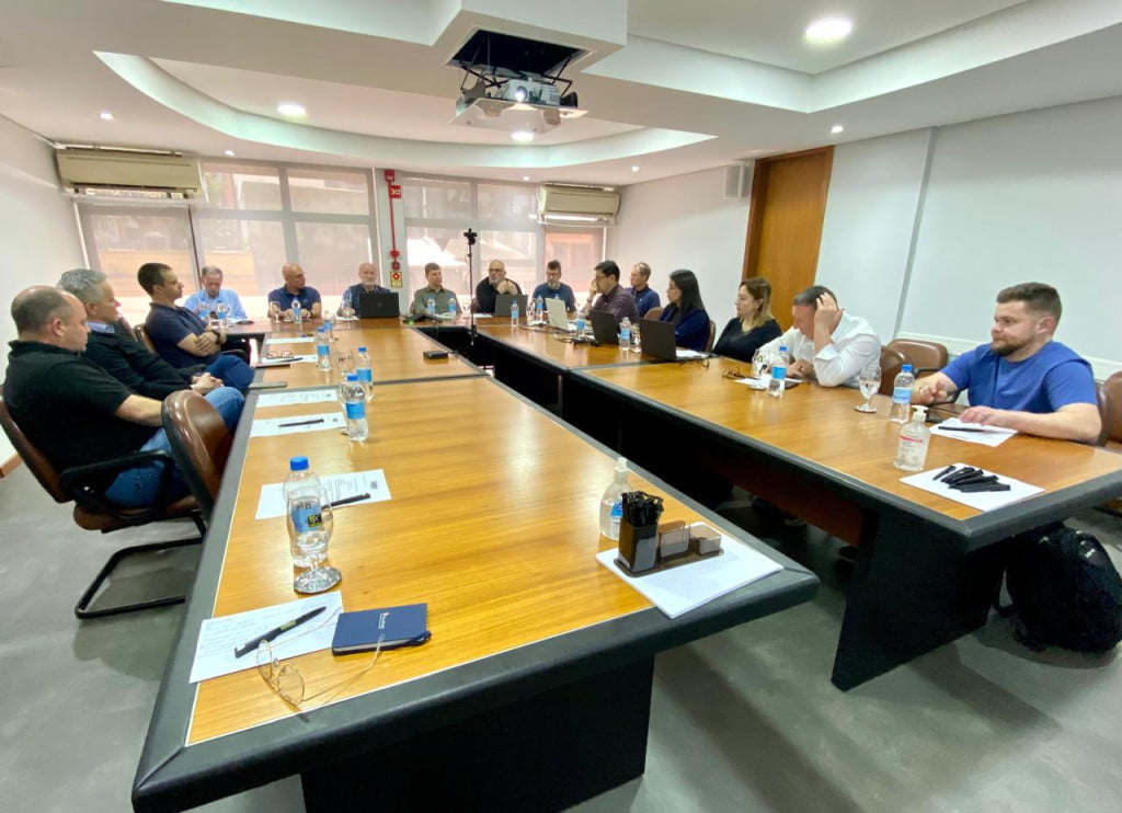 Ponto de fulgor do diesel e eventos para a revenda pautam reunião de Diretoria