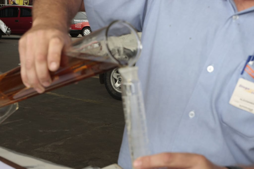 Posto deve guardar amostra-testemunha das últimas três entregas de cada combustível