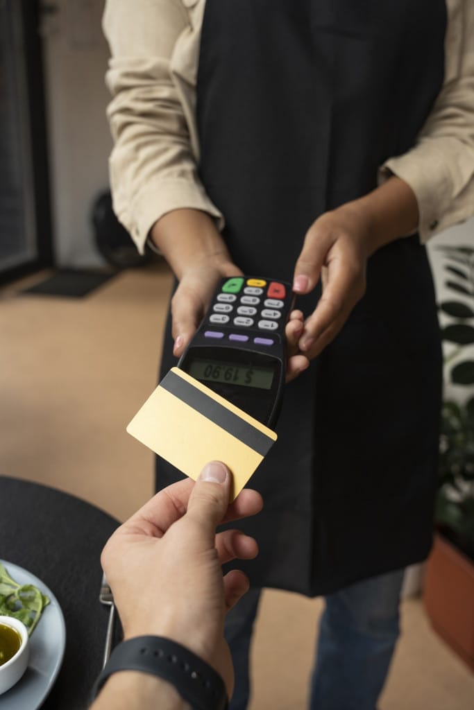 Venda de cigarro: custos do meio de pagamento podem ser cobrados, mas devem ser informados ao consumidor